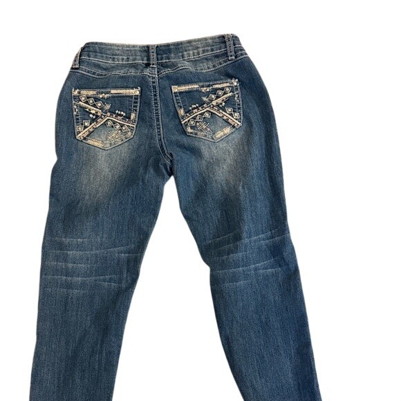 Cato Premium Womens Contemporary Distressed Ripped Cropped Jeans Size 4 - Picture 4 of 7